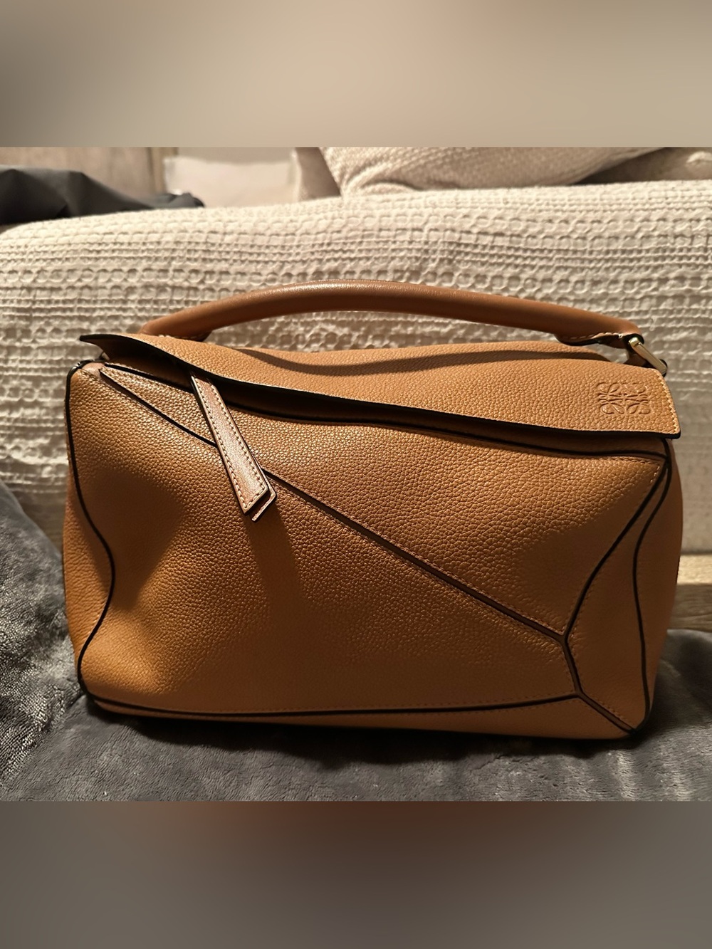 Loewe Puzzle Medium Tan